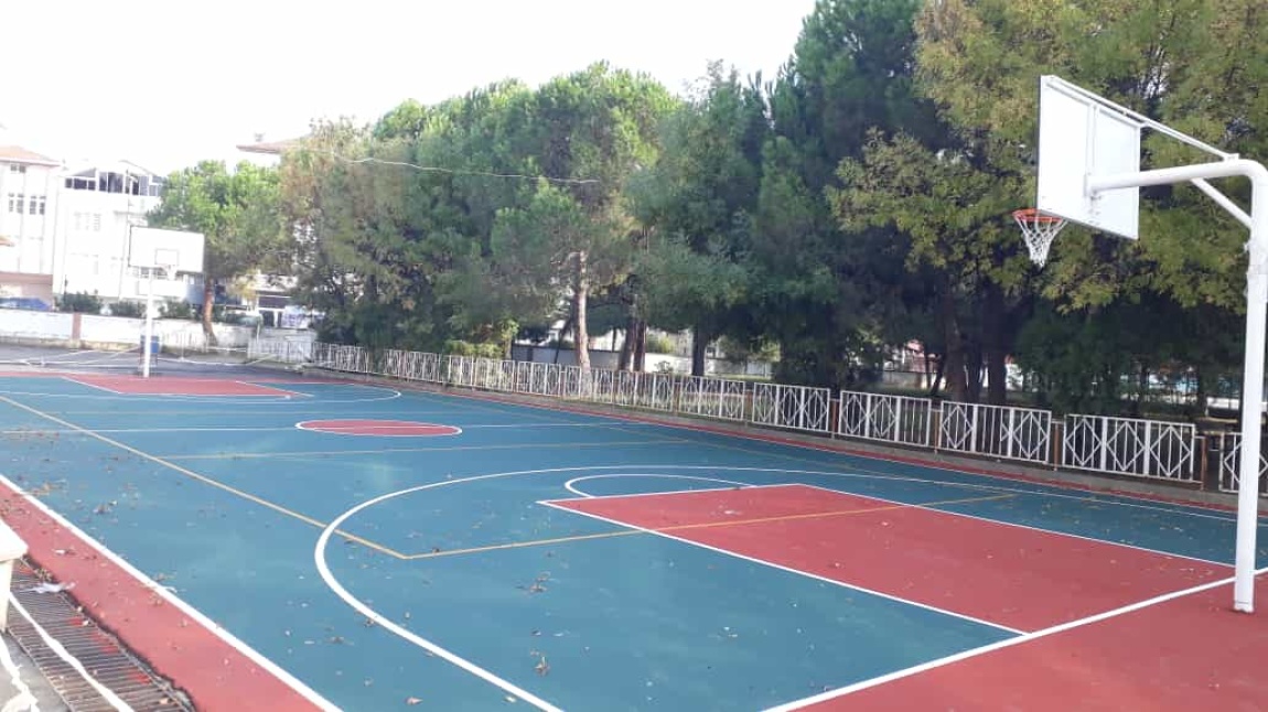  Basketbol ve Voleybol sahası öğrencilerimizin kullanımına açılmıştır