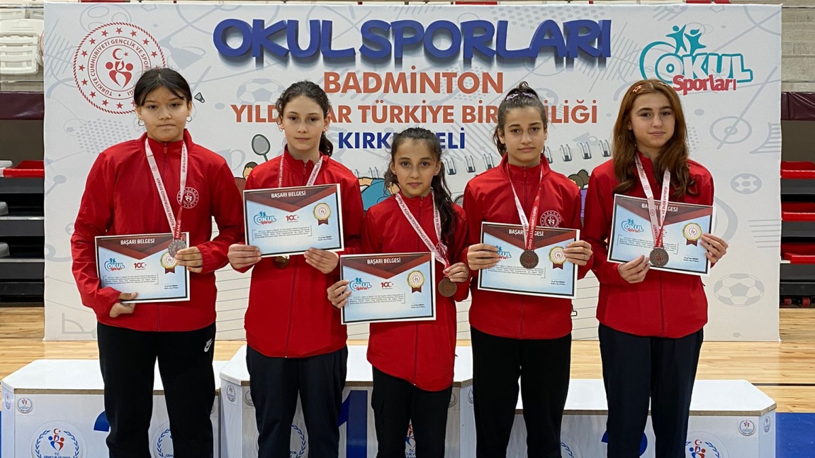Badminton takımımız Türkiye 4.sü oldu
